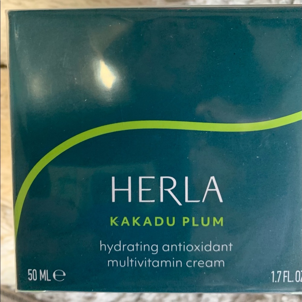 Herla multivitamin cream